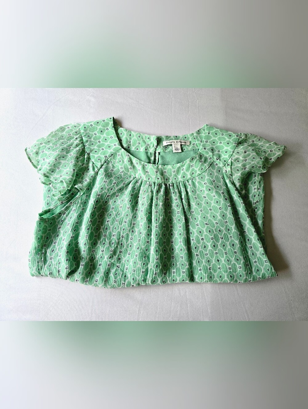 Banana Republic 100% Silk Top Size Medium